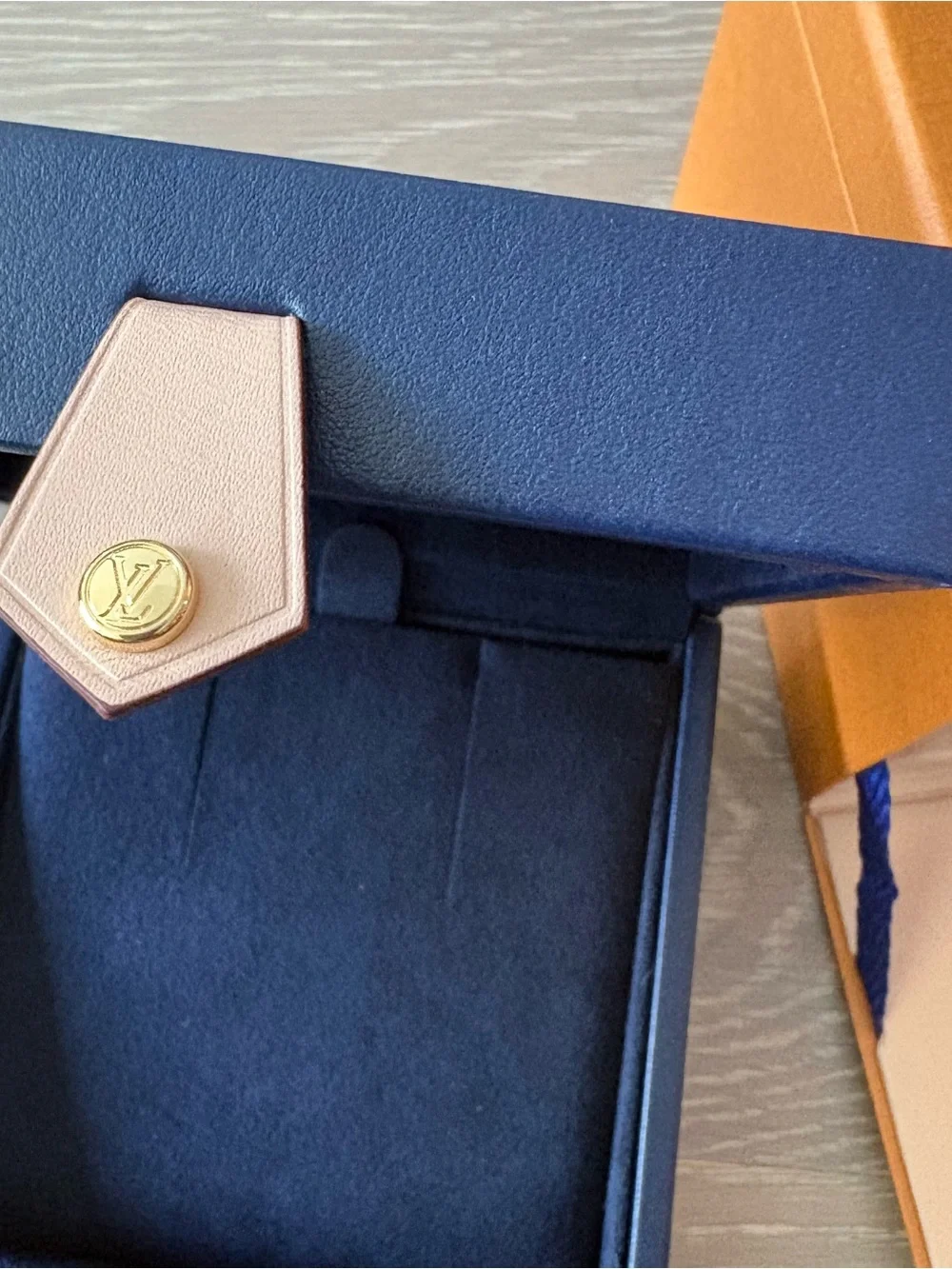 Louis Vuitton Necklace Accessory Jewelry Box — Navy Blue Leather with snap